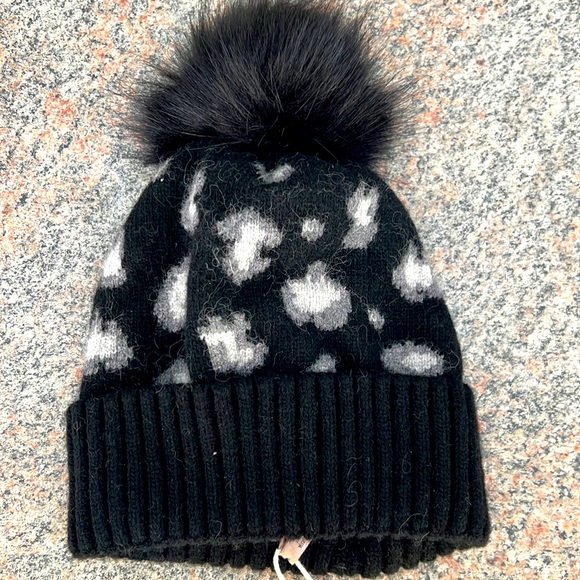 NWT CAMO PRINT Knit Hat - Picture 1 of 5